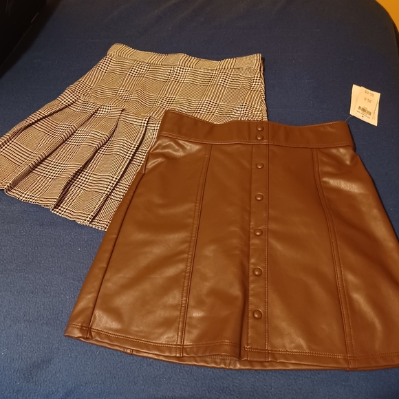 BUNDLE- 2 H&M Skirts - (1)Faux Leather Brown Skirt/(1) Pleated Houndstooth Skirt - Picture 2 of 8